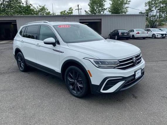 VOLKSWAGEN TIGUAN 4MOTION 2022 3VV2B7AX0NM012761 image